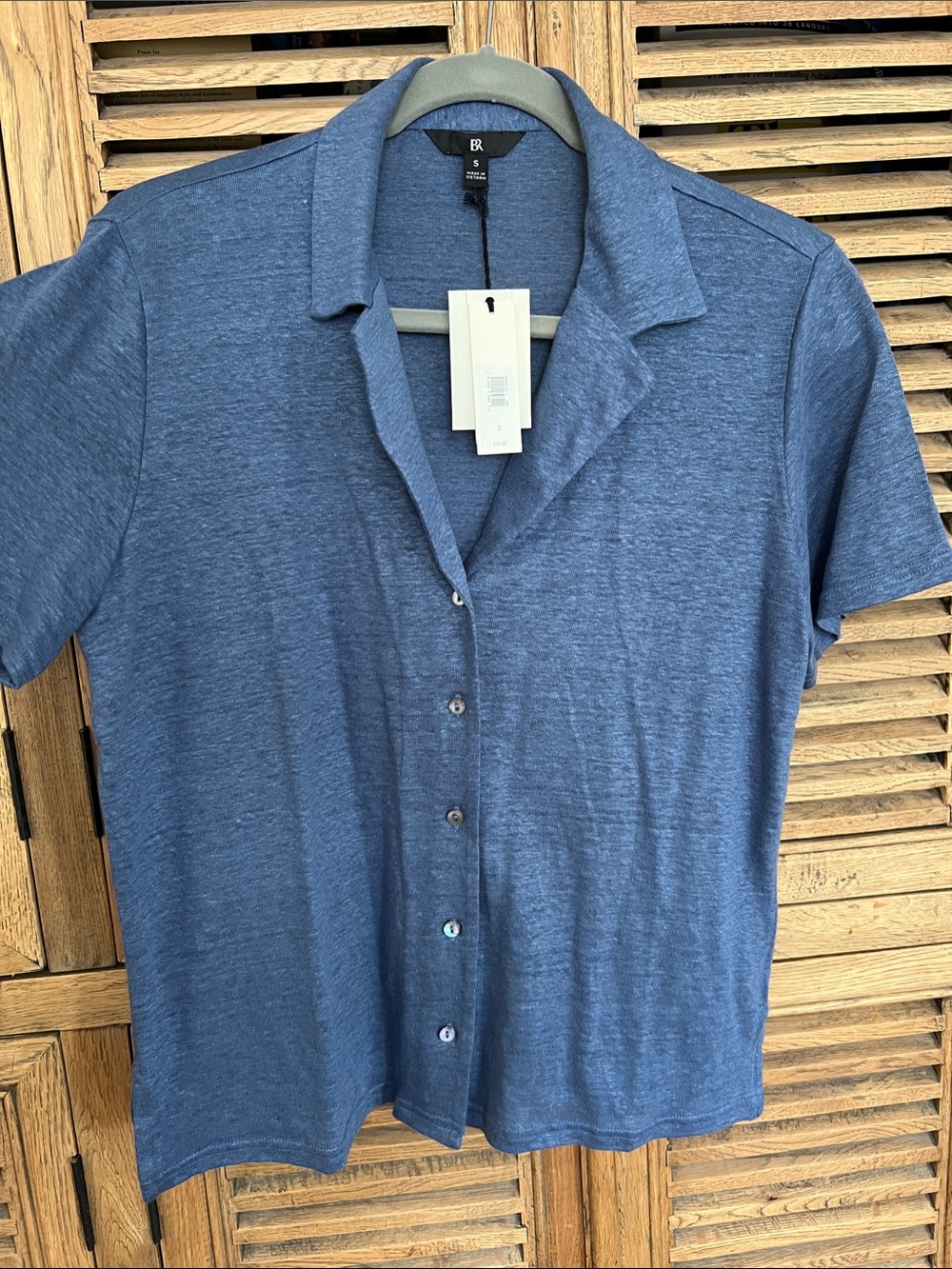 NWT Women’s Banana Republic 100% Linen Denim Blue Camp Shirt in Size Small